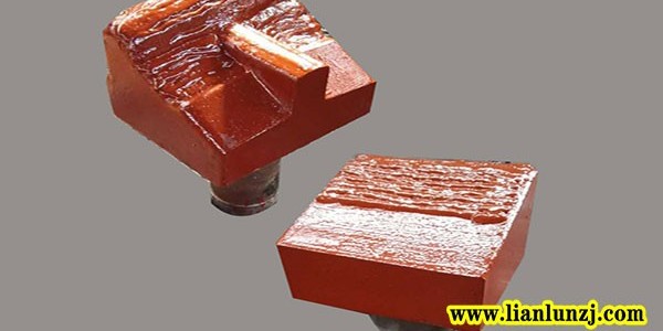 <i style='color:red'>19p04-16</i>破碎機(jī)錘頭磨損原來是由這些因素引起的？